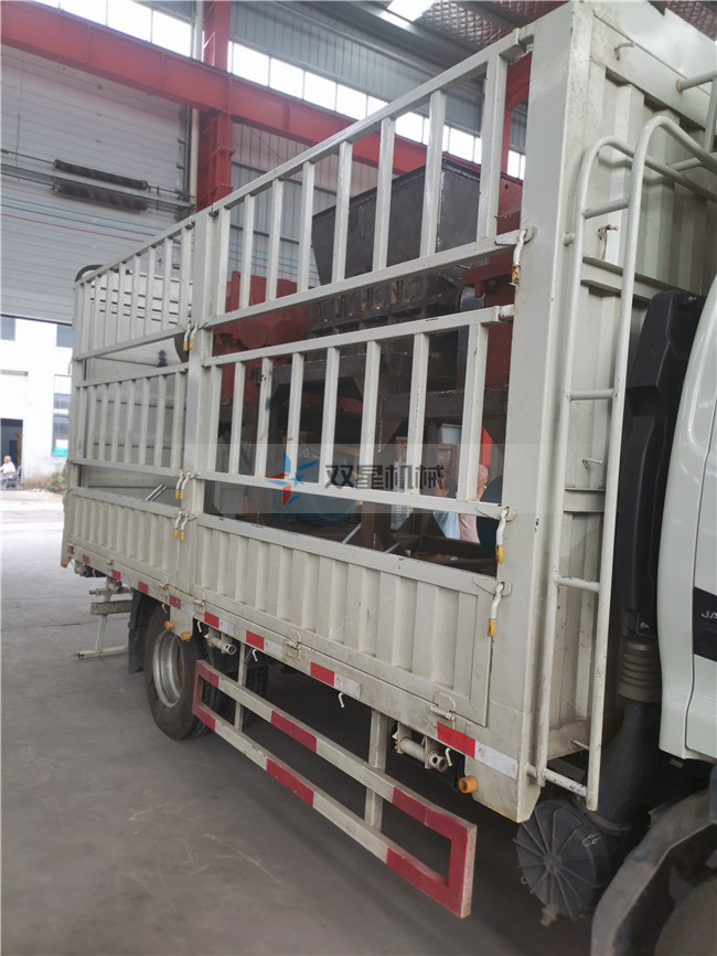 1000型金屬撕碎機發(fā)貨發(fā)往河北