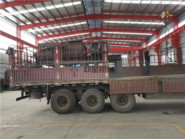 1600<a href='http://www.snowstop.com.cn' target='_blank'><span>金屬破碎機(jī)</span></a>發(fā)貨