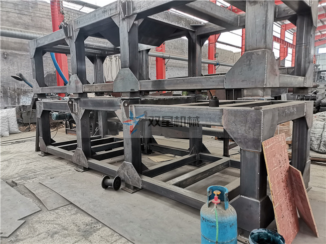 1600型雙軸撕碎機(jī)生產(chǎn)現(xiàn)場照片