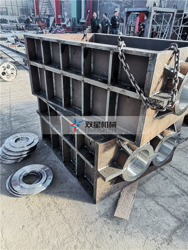 <a href='http://www.snowstop.com.cn/ssxl/10.html' target='_blank'><span>金屬撕碎機(jī)</span></a>撕碎箱體實(shí)拍