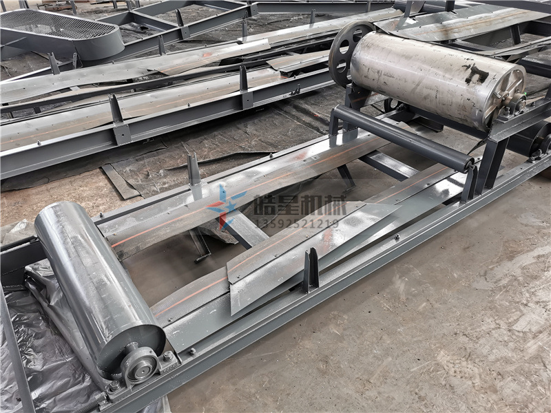 <a href='http://www.snowstop.com.cn/psxl/3.html' target='_blank'><span>鋁合金破碎機</span></a>廠家設備制造現(xiàn)場實拍