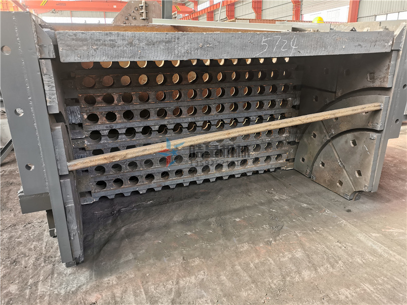 斷橋鋁破碎機襯板篩孔結(jié)構(gòu)部分實拍