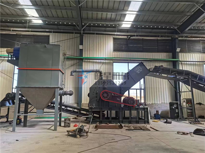 斷橋鋁破碎機(jī)生產(chǎn)線是怎么配置的