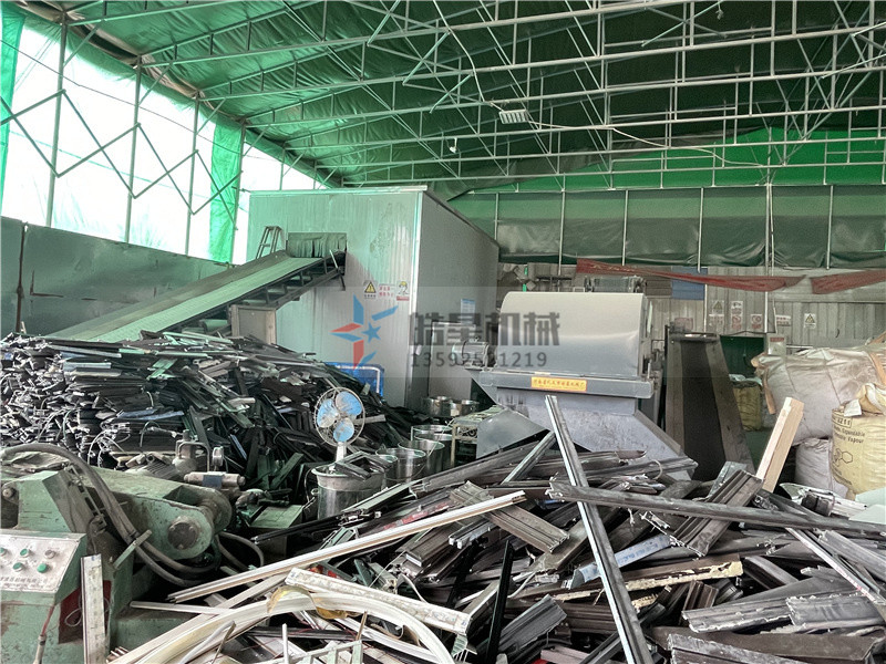 金屬破碎機(jī)設(shè)備遇到皮帶輪跑偏如何處理 金屬破碎機(jī)設(shè)備遇到皮帶輪跑偏如何處理