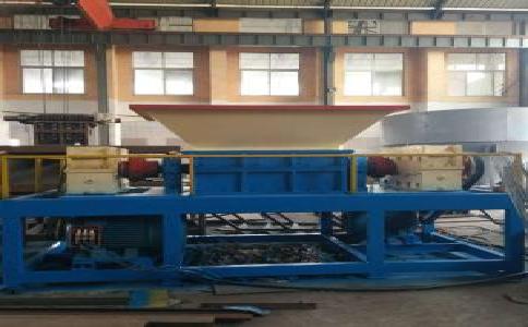 打開(kāi)大型<a href='http://www.snowstop.com.cn/ssxl/10.html' target='_blank'><span>金屬撕碎機(jī)</span></a>時(shí)應(yīng)注意些什么